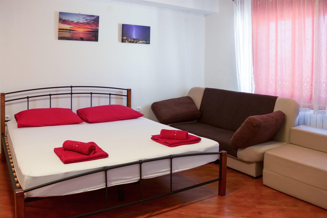 Apartments Marijana 塞尼 外观 照片